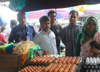 রমজান মাস উপলক্ষে বেনাপোলে   ভ্রাম্যমান আদালত, ২ প্রতিষ্ঠানকে জরিমানা