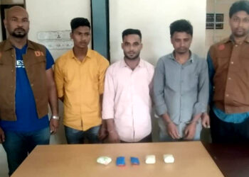 সোনারগাঁয়ে   ডিবির অভিযানে ২৫’শ পিস ইয়াবাসহ ৩ মাদক কারবারি গ্রেফতার