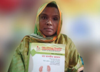 দুই কিডনি অকেজো, বাঁচতে চান শার্শার পিয়ারা খাতুন