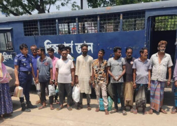 বেনাপোলে মাদকসহ বিভিন্ন মামলার ১৪জন পলাতক আসামী গ্রেফতার