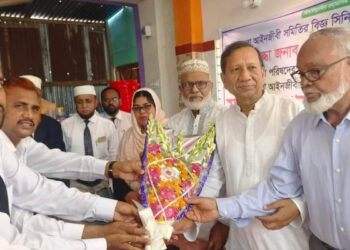 আমতলীতে নবনির্বাচিত উপজেলা পরিষদের চেয়ারম্যানকে সংবর্ধনা