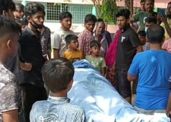রূপগঞ্জে পরীক্ষার্থীকে হল থেকে ডেকে নিয়ে প্রকাশ্যে কুপিয়ে হত্যা, ৩ জন আহত