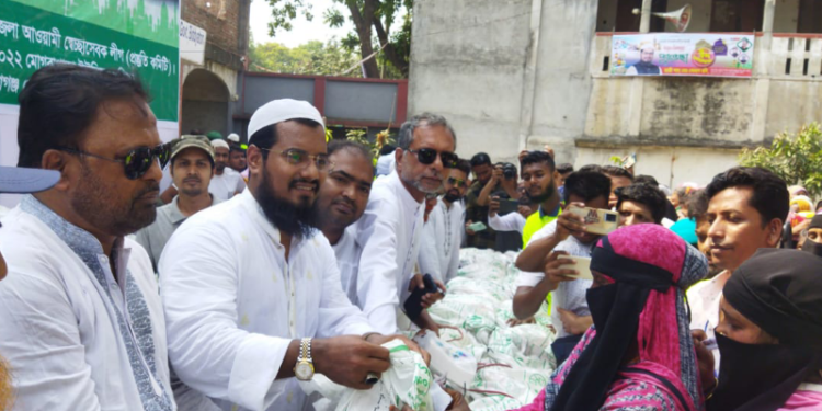 সোনারগাঁয়ে সোহাগ রনি’র উদ্যোগে ২হাজার অসহায় পরিবারের মাঝে ঈদ সামগ্রী বিতরণ