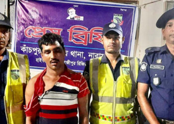 কাঁচপুরে বাসের নগদ টাকা লুট,চিহ্নিত পরিবহন চাঁদাবাজ গ্রেপ্তার
