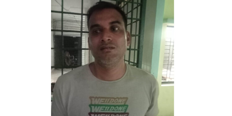 সোনারগাঁ থানার ওসি পরিচয় দিয়ে একাধিক ব্যবসায়ীর সাথে প্রতারণা, অবশেষে গ্রেপ্তার
