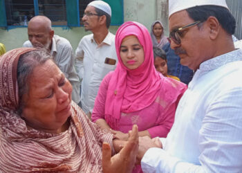 নিহত সাংবাদিক নাদিম কন্যার পড়াশোনার দায়িত্ব নিলেন জেলা পরিষদ চেয়ারম্যান