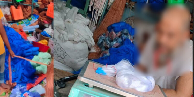 আমতলীতে প্রকাশ্য কারেন্ট জাল বিক্রি!