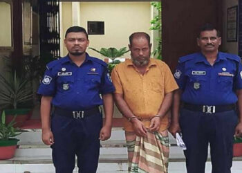 বগুড়ায় মেয়েকে ধর্ষণের অভিযোগে সৎ বাবা গ্রেফতার