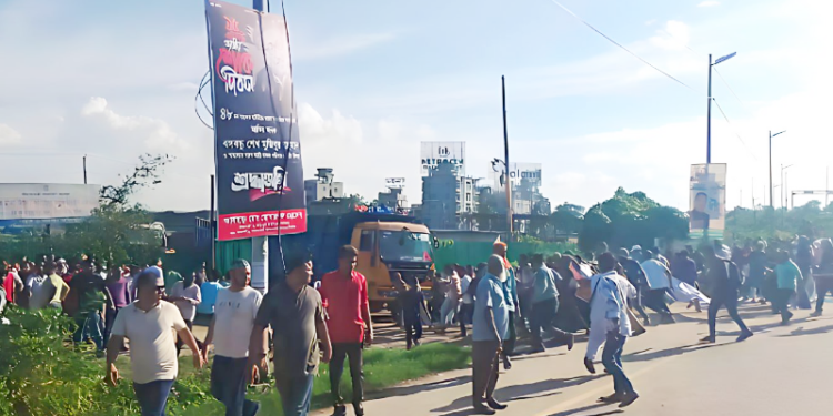 কাঁচপুরে বিএনপি-পুলিশের সংঘর্ষ, ইটপাটকেল ও টিয়ারসেল নিক্ষেপ,আহত ৪০