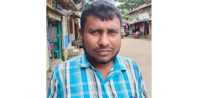 গ্রেনেড হামলায় আহত সিদ্দিক তালুকদার এখনো পায়ে স্প্রিন্ডার বহন করে বেড়াচ্ছেন