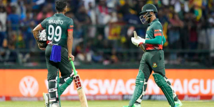 সিংহের ডেরায় ব্যাটিং বিপর্যয় টাইগারদের