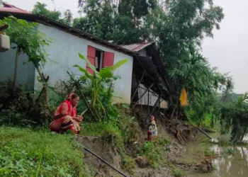 আমতলীতে নদী ভাঙ্গনে ঘর হারানোর আতঙ্কে রাশিদা