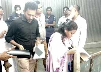 বন্দরে বাড়ি বাড়ি   গিয়ে খুঁজছেন   অবৈধ গ্যাস   সংযোগ,করছেন জরিমানা (ভিডিও)