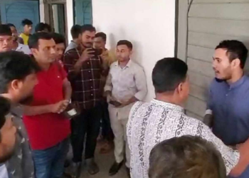 ইবিতে শ্রেণীকক্ষের দাবিতে শিক্ষক লাউঞ্জে তালা!