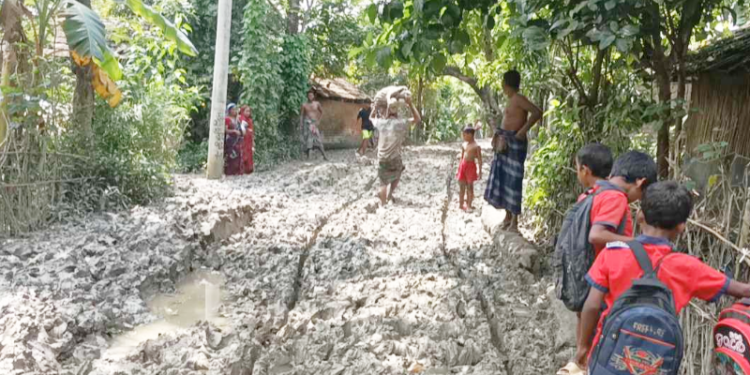 কায়বায় বেহাল রাস্তা, ভোগান্তিতে এলাকাবাসী