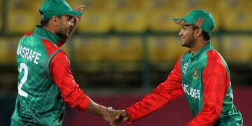 সাকিব ইস্যুতে ক্ষোভ প্রকাশ মাশরাফির