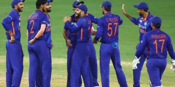 পাকিস্তানকে হটিয়ে শীর্ষে ভারত