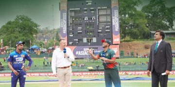 বাঁচা-মরার ম্যাচে ফিল্ডিংয়ের   সিদ্ধান্ত বাংলাদেশের