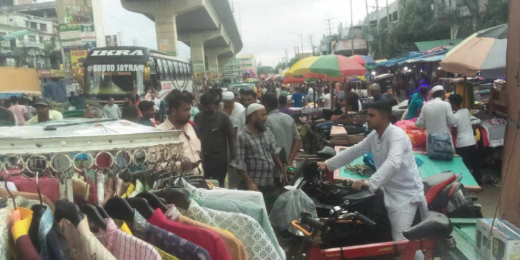 ঢাকা সিলেট মহাসড়কের ফুটপাতে ব্যাপক চাঁদাবাজি