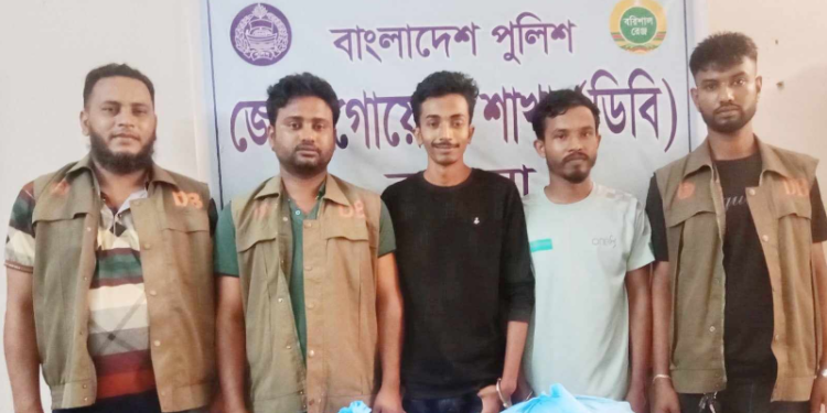 আমতলীতে ৩ কেজি গাঁজাসহ ২ সহোদর আটক