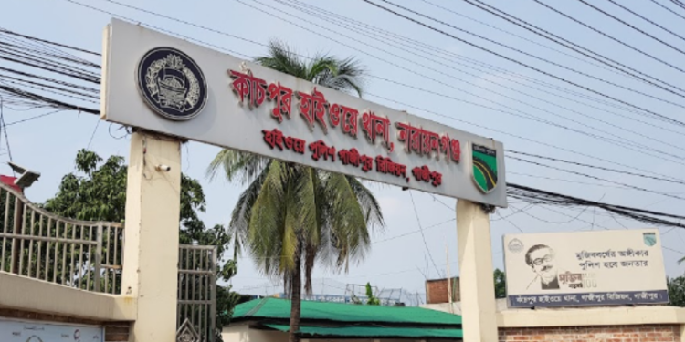 কাঁচপুরে হায়েস গাড়ির ধাক্কায় প্রাইভেটকার চালকের মৃত্যু