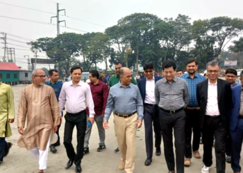 কাঁচপুরে আন্তঃজেলা বাস টার্মিনালের   নির্মাণ কাজের অগ্রগতি পরিদর্শনে মেয়র তাপস