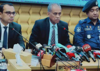 নির্বাচন নিয়ে বিদেশীদের চাপ দেওয়ার অধিকার   নাই-ইসি আলমগীর