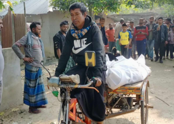 বেনাপোলে দেনার দায়ে ৭ মাসের শিশুকে রেখে   একই দড়িতে দম্পতির আত্মহত্যা