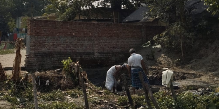 সোনারগাঁয়ে প্রবাসীর ক্রয়কৃত জমি দখলের পায়তারা
