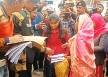 ভারতে কারাভোগ শেষে দেশে ফিরল দালালদের খপ্পরে পড়া ১২ বাংলাদেশি