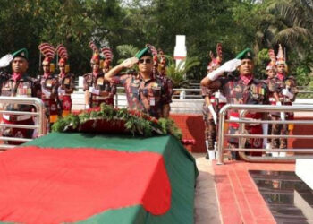 শার্শায় বীরশ্রেষ্ঠ নূর মোহাম্মদ শেখ’র সমাধিস্থলে বিজিবি মহাপরিচালকের শ্রদ্ধা