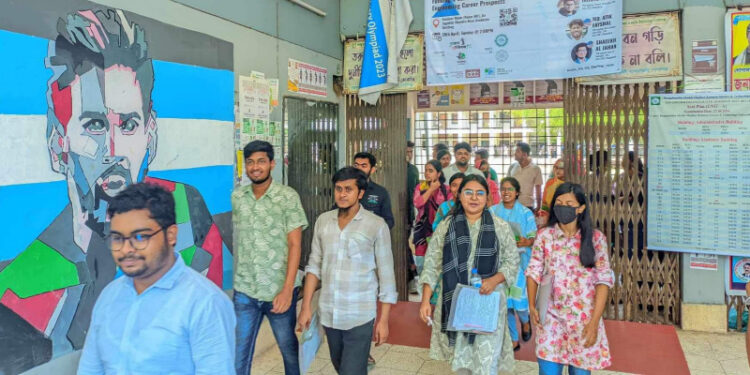 বশেমুরবিপ্রবিতে সুষ্ঠুভাবে গুচ্ছ ভর্তি পরীক্ষা সম্পন্ন, উপস্থিতির হার ৮৯.৯২ শতাংশ