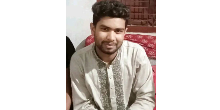 অসামাজিক কাজ করতে গিয়ে এলাকাবাসীর কাছে ধরা পড়লো তরুণ-তরুণী