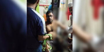 বেনাপোলে কাস্টমস কর্মকর্তাকে কুপিয়ে জখম করলো দূর্বৃত্তরা