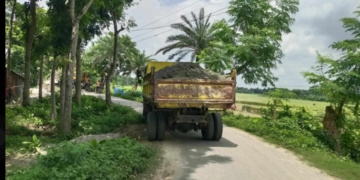 ১৫টন ধারণ ক্ষমতার সড়কে ৩০ টনের যান