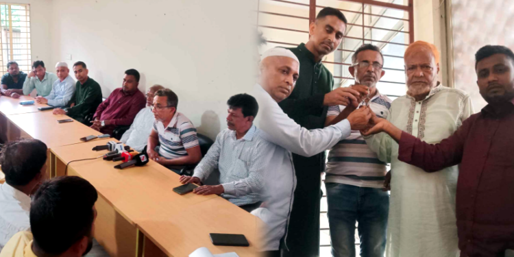 রূপগঞ্জে বিএনপি নেতাকর্মীদের প্রচেষ্টায় মুক্তিযোদ্ধা কমপ্লেক্সের চাবি উদ্ধার