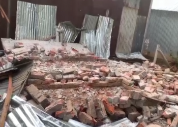 সোনারগাঁয়ে মাজার গুঁড়িয়ে দিলো দুর্বৃত্তরা,এলাকাবাসীর ক্ষোভ