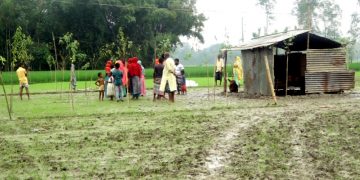 মেলান্দহে প্রভাবশালীদের বিরুদ্ধে অসহায় কৃষকের জমি দখলের পায়তারার অভিযোগ 