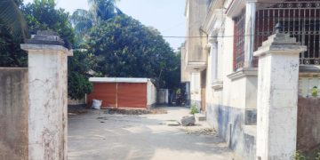 সোনারগাঁয়ে সাবেক ইউপি সদস্যের বাড়ির গেইট খুলে নিলেন বিএনপি নেতাকর্মীরা