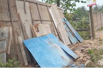 সোনারগাঁয়ে দুর্বৃত্তদের বিরুদ্ধে ব্যবসায়ীর বাড়িঘর ভাংচুর ও লুটপাটের অভিযোগ