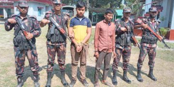 পাটগ্রামে বিজিবিয়ের হাতে মানব পাচারকারী আটক