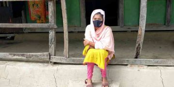 আমতলীতে দাখিল পরীক্ষার্থীর প্রেমিকের বাড়িতে বিয়ের দাবিতে অনশন