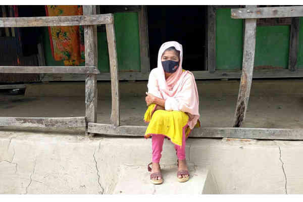 আমতলীতে দাখিল পরীক্ষার্থীর প্রেমিকের বাড়িতে বিয়ের দাবিতে অনশন