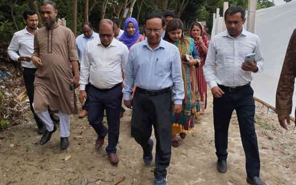 সোনারগাঁয়ে রাস্তার উন্নয়ন কাজের পরিদর্শন করেন ডিজি রেজওয়ানুর রহমান