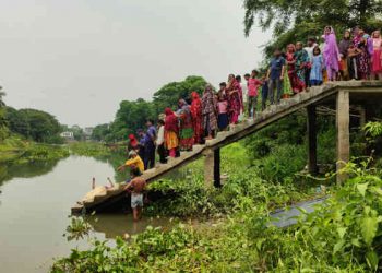 সোনারগাঁয়ে অজ্ঞাত এক নারীর হাত-পা বাধা মরদেহ উদ্ধার