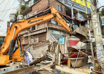 সোনারগাঁয়ে মহাসড়কে আ’লীগ কার্যালয়সহ সহস্রাধিক অবৈধ স্থাপনা উচ্ছেদ