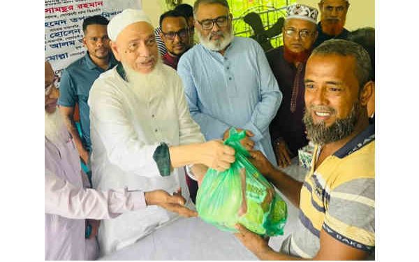 সোনারগাঁয়ে নিন্ম আয়ের মানুষের মাঝে বিএনপির খাবার ও ঈদ সামগ্রী বিতরণ