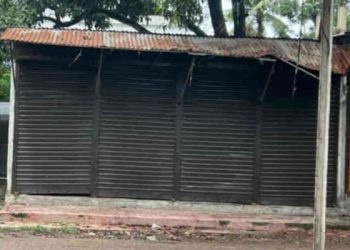 সোনারগাঁয়ে জমি সংক্রান্ত বিরোধে ব্যবসা প্রতিষ্ঠানে তালা দিয়ে বন্ধ করে দেওয়ার অভিযোগ