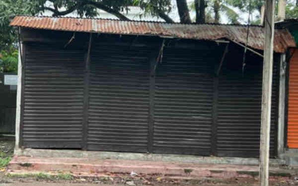 সোনারগাঁয়ে জমি সংক্রান্ত বিরোধে ব্যবসা প্রতিষ্ঠানে তালা দিয়ে বন্ধ করে দেওয়ার অভিযোগ