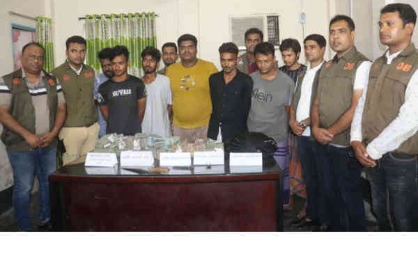 নগদের টাকা ছিনতাই ছিল নাটক-পুলিশি তৎপরতায় ৩২ লাখ টাকা উদ্ধার, আটক ৭